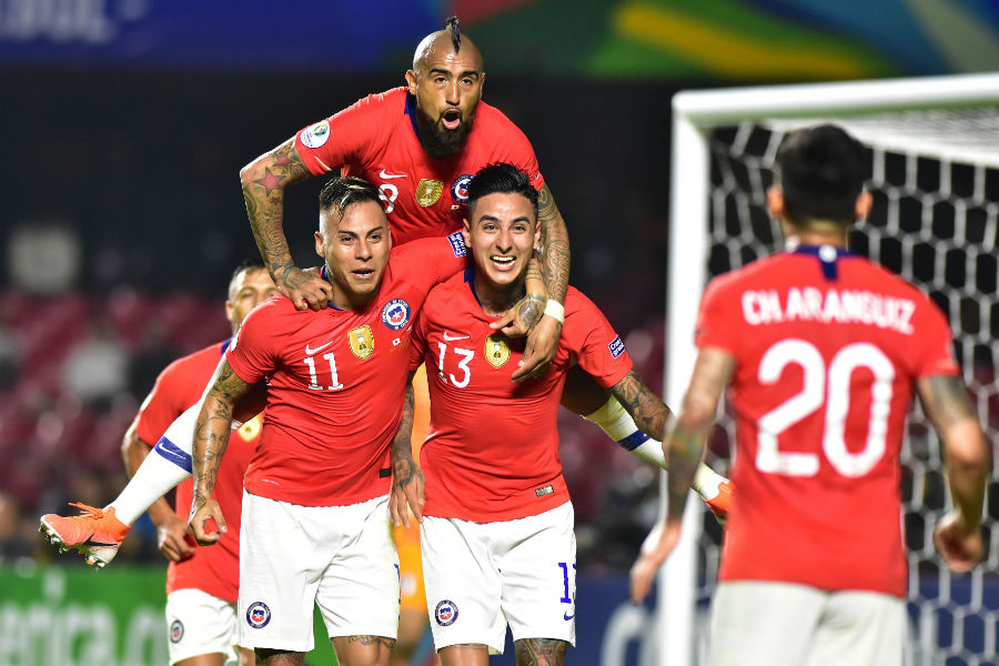Chile golea a Japón 4-0, y enciende la ilusión de un país que quiere repetir título